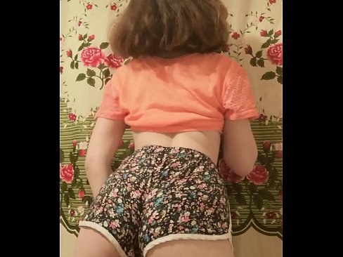 ❤️ Sexy jonge babe dy't har koarte broek op 'e kamera útstrielet ️ Porno by wy