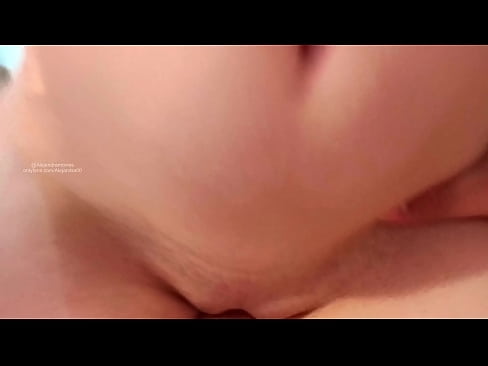❤️ Op de keamer fan myn suster sliepe en sa waard ik wekker ️ Porno by wy
